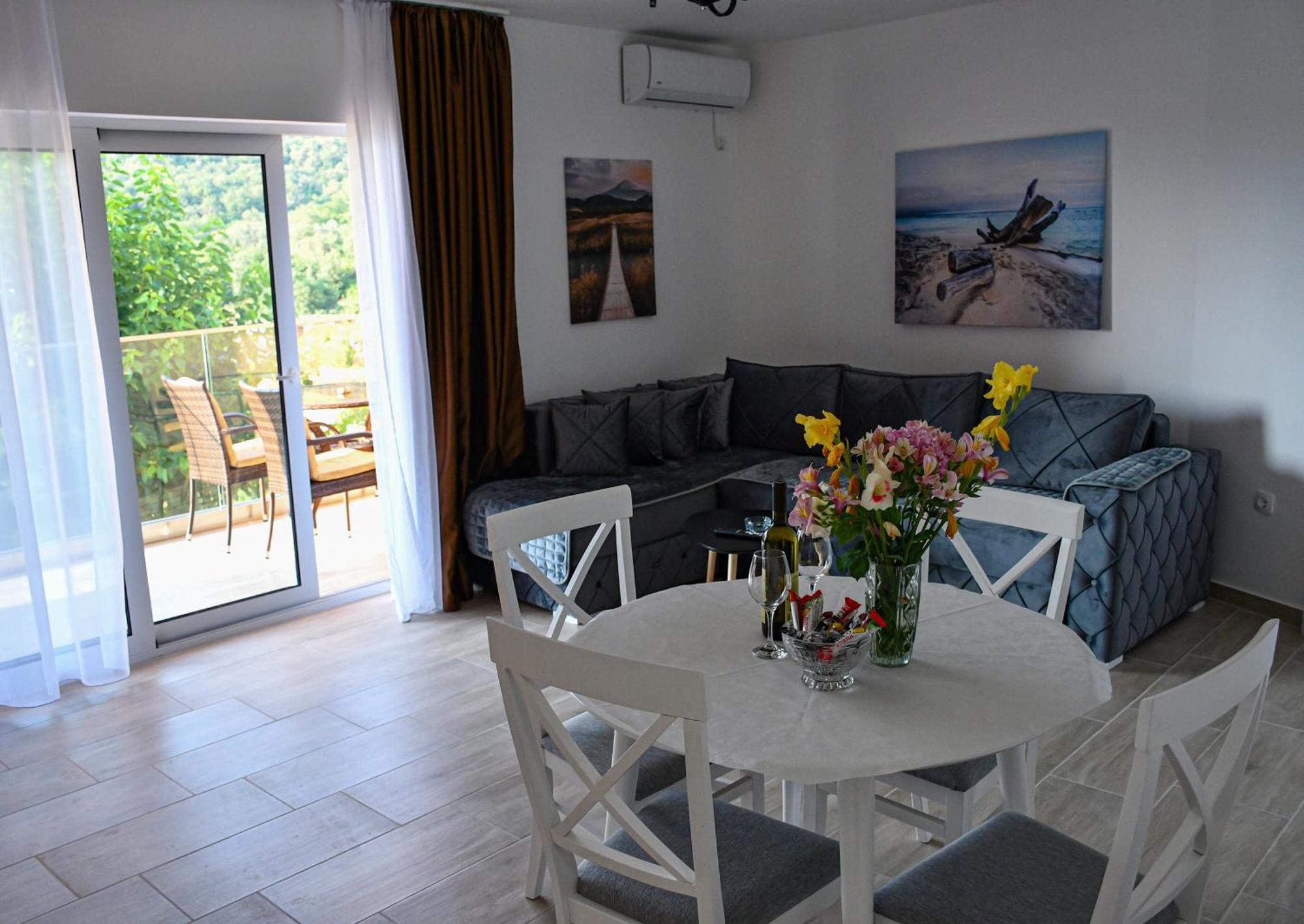 Raj Apartment Kotor Ngoại thất bức ảnh